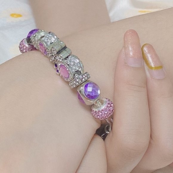 Pandora - Picture 4 of 5